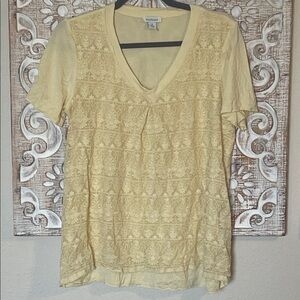 Sundance Pale Yellow Lace V-Neck Short Sleeve Top